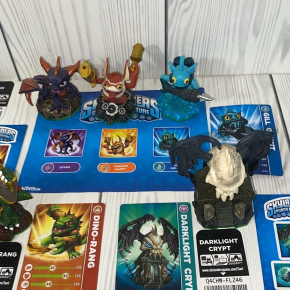 Skylanders Figures with Stickers, Cards - Picture 4 of 9